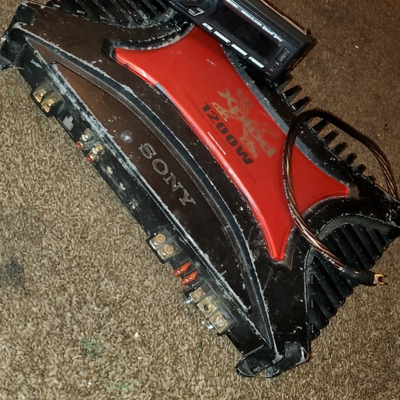 Sony Xplod 1200w 2/1 channel Amp XM-2200GTX W/Dual Bluetooth XDM17BT head consol - Picture 5 of 9